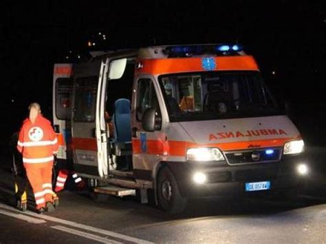 Nettuno, 57enne investe una trans e poi si presenta in caserma